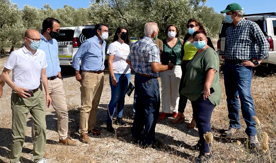 La consejera de Agricultura, Ganadería, Pesca y Desarrollo Sostenible, Carmen Crespo, este jueves en Almargen conociendo el proyecto RUFA.