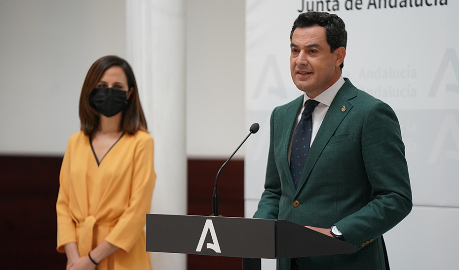 El presidente de la Junta de Andalucía, Juanma Moreno, durante su intervención.