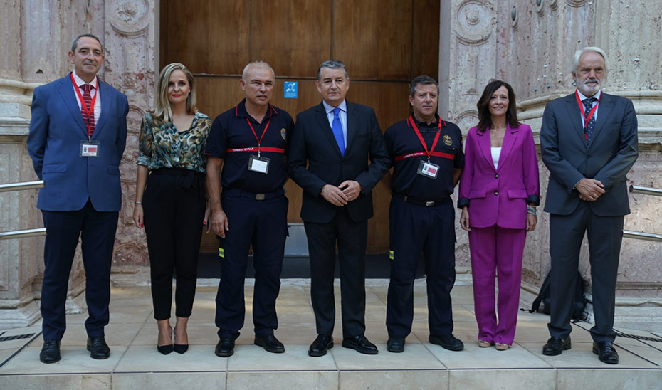 El consejero de la Presidencia ha mostrado su satisfacción por el inicio del trámite parlamentario para aprobar esta ley, que garantizará la promoción de los bomberos en Andalucía.