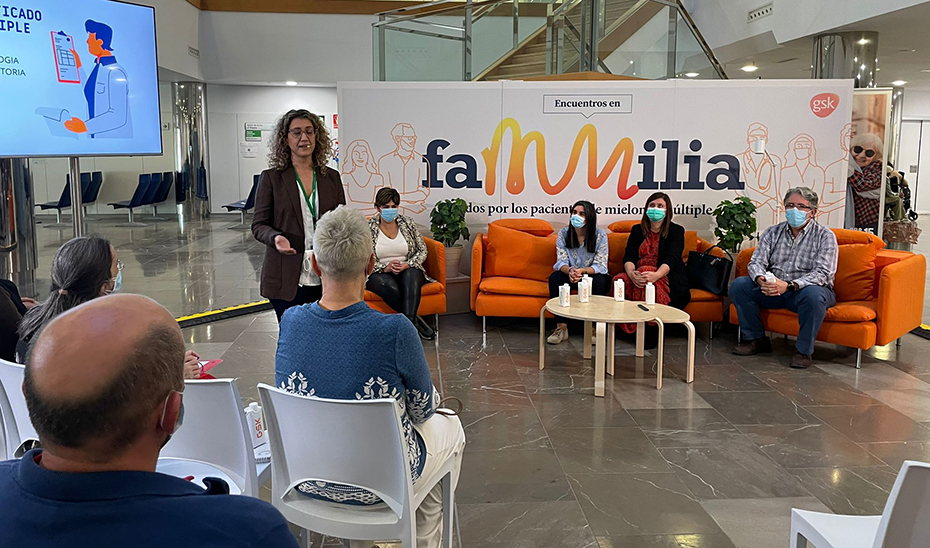 Un momento del primer encuentro 'En Familia' celebrado en el Hospital Virgen de la Victoria de Málaga. 