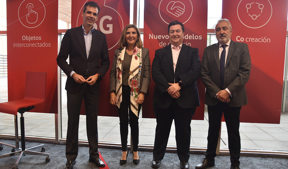 El acto, desarrollado en el Vodafone Smart Center de Sevilla, ha contado con la presencia de la consejera de Empleo, Rocío Blanco.