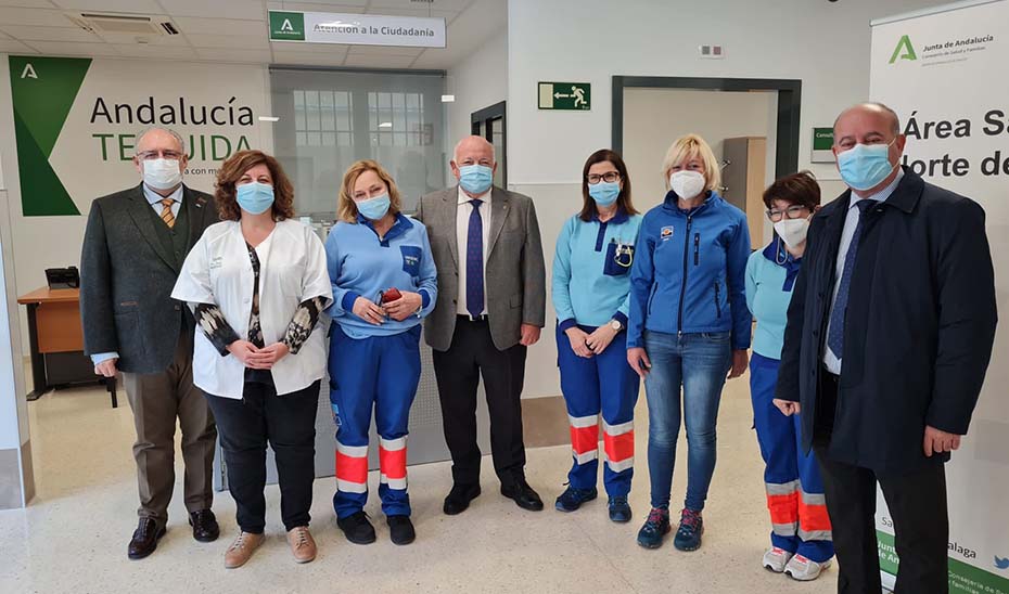 El consejero de Salud, Jesús Aguirre, visitando el nuevo Servicio de Urgencias de Atención Primaria (SUAP) de Antequera.