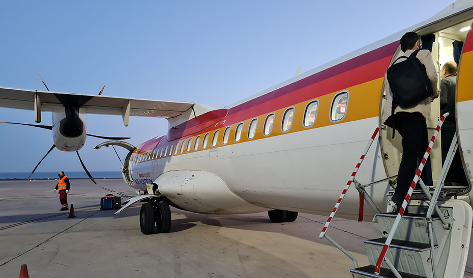 Un avión de la compañía Air Nostrum, que cubre la línea Sevilla-Almería.