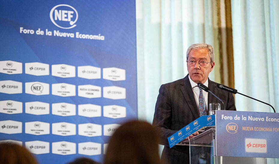 El consejero Rogelio Velasco, interviene en el Nueva Economía Fórum.