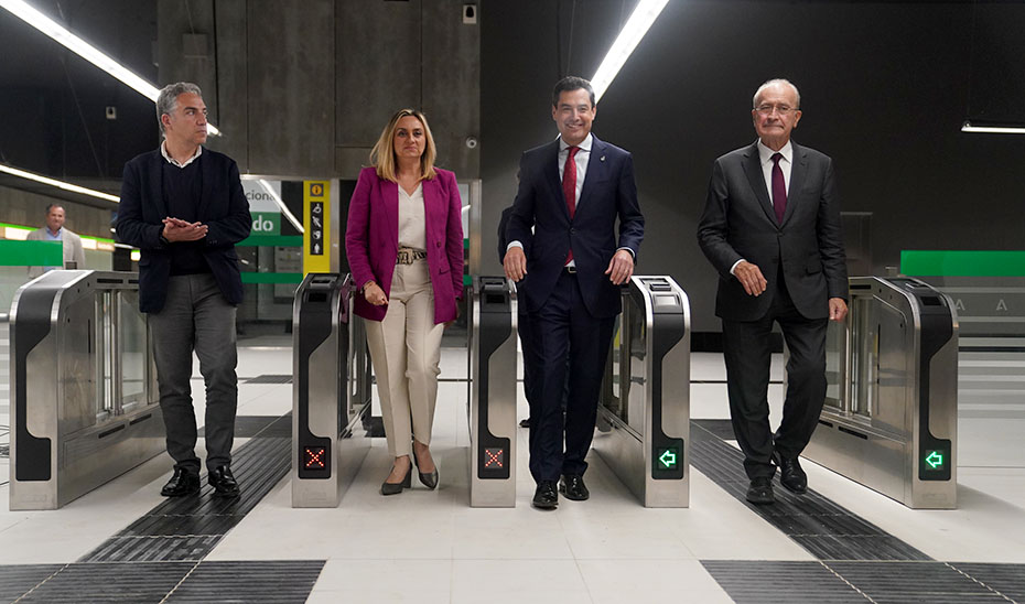 Elías Bendodo, Marifrán Carazo, Juanma Moreno y Francisco de la Torre, en la nueva estación. 