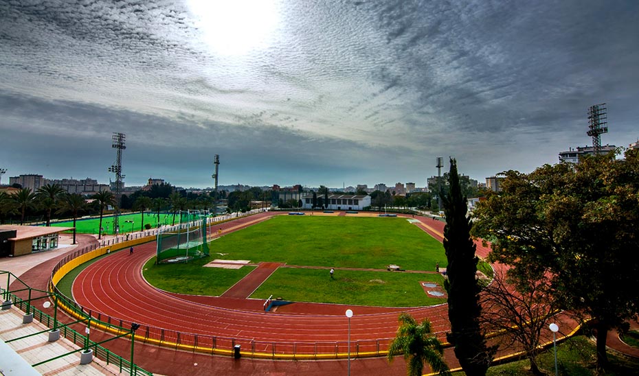 Pista de atletismo de la Ciudad Deportiva de Carranque, que pasa a denominarse 'Javier Imbroda'.