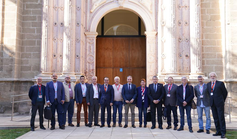Bendodo este miércoles con representantes de sindicatos policiales antes de defender el proyecto de Ley de Policías Locales de Andalucía.