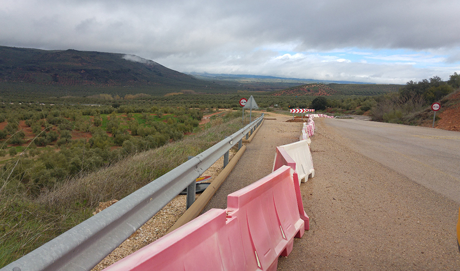 Estado de la conexión de Sorihuela de Guadalimar, en la provincia de Jaén, con la autovía Bailén-Albacete.