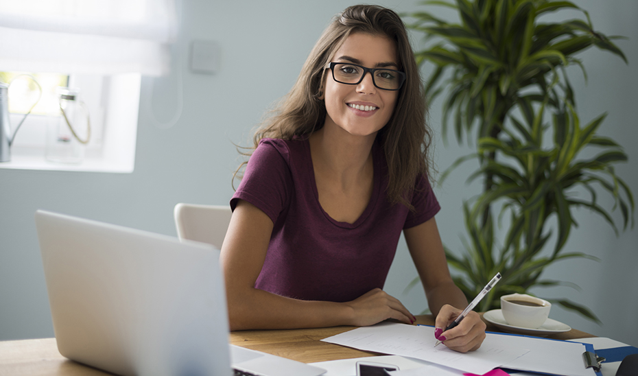 El Programa Operativo de Empleo Juvenil (POEJ), para personas de entre 16 y 29 años, ha beneficiado a 3.519 mujeres desde 2015.