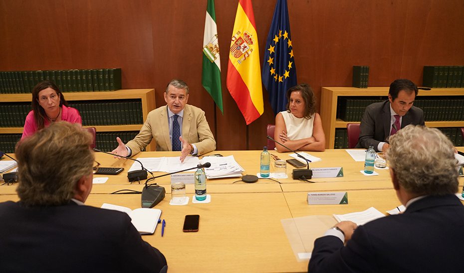 De izquierda a derecha, Loles López, Antonio Sanz, Catalina García y José Antonio Nieto, durante la reunión.