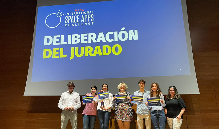 Jóvenes ganadores del Hackathon NASA International Space Apps Sevilla.