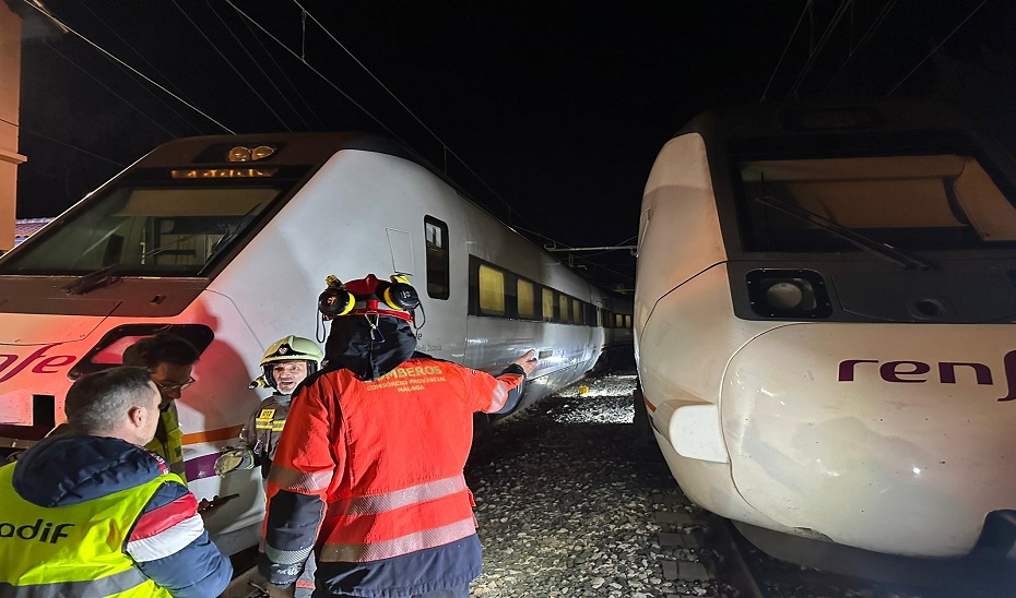 Operativos en el accidente de trenes de Álora (Foto facilitada por el Consorcio Provincial de Bomberos de Málaga)