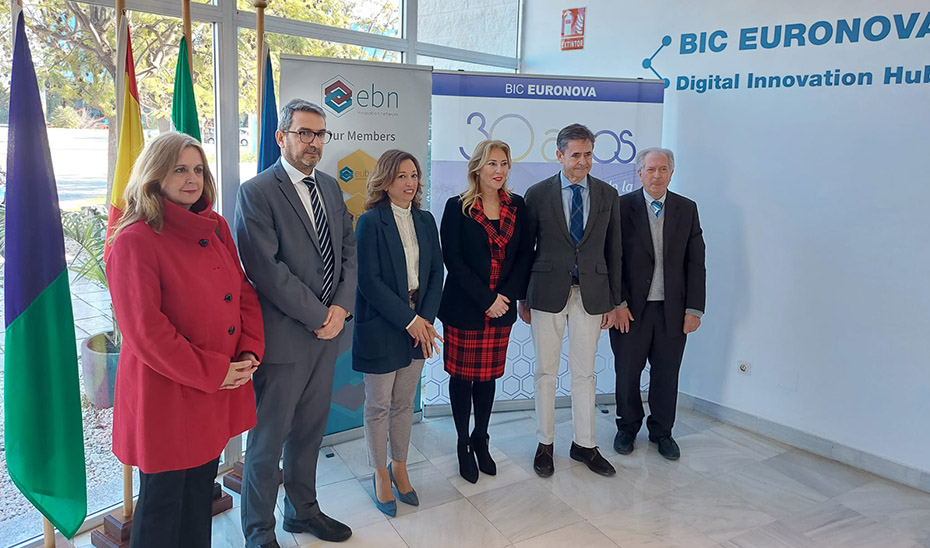 La consejera de Economía, Hacienda y Fondos Europeos, Carolina España, durante su visita a la incubadora de empresas BIC Euronova.