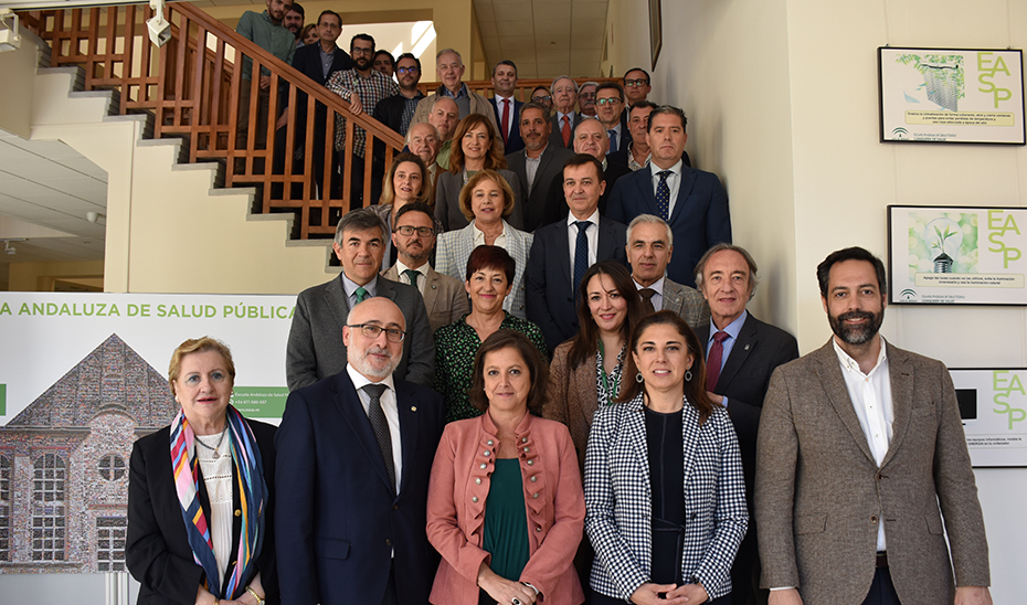 Al acto de constitución del grupo han asistido representantes de 30 instituciones públicas y privadas granadinas y de ámbito andaluz, que han mostrado su adhesión a la candidatura y su disposición a formar parte de este grupo de trabajo.