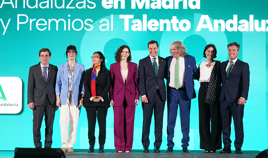 Foto de familia de los Premios al Talento Andaluz.