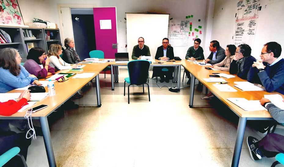 Reunión mantenida entre representantes de la Consejería de Salud con la Oficina del Comisionado para el Polígono Sur de Sevilla.