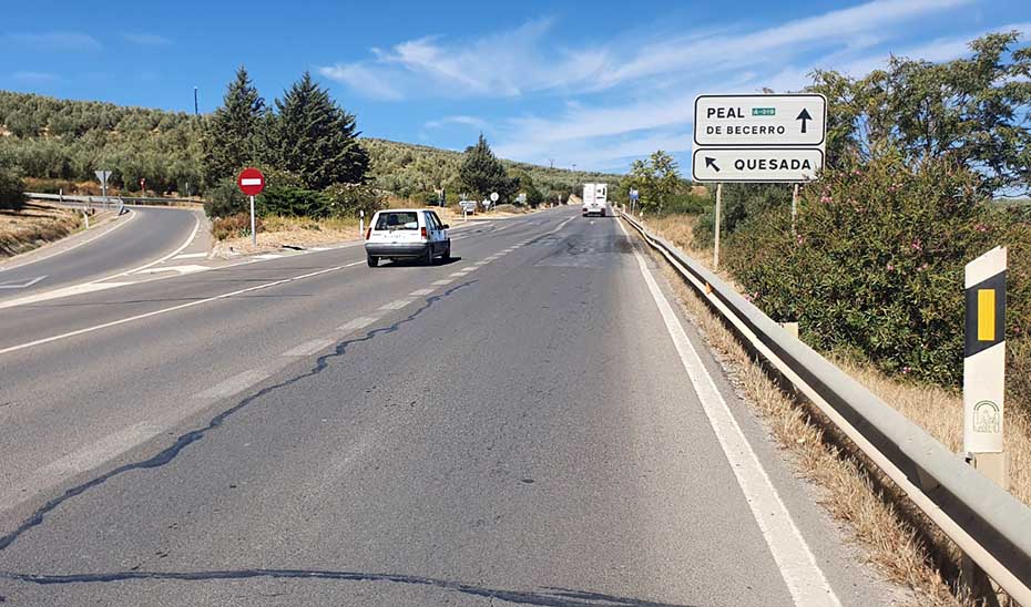 Carretera de acceso al Parque Natural de las Sierras de Cazorla, Segura y Las Villas.