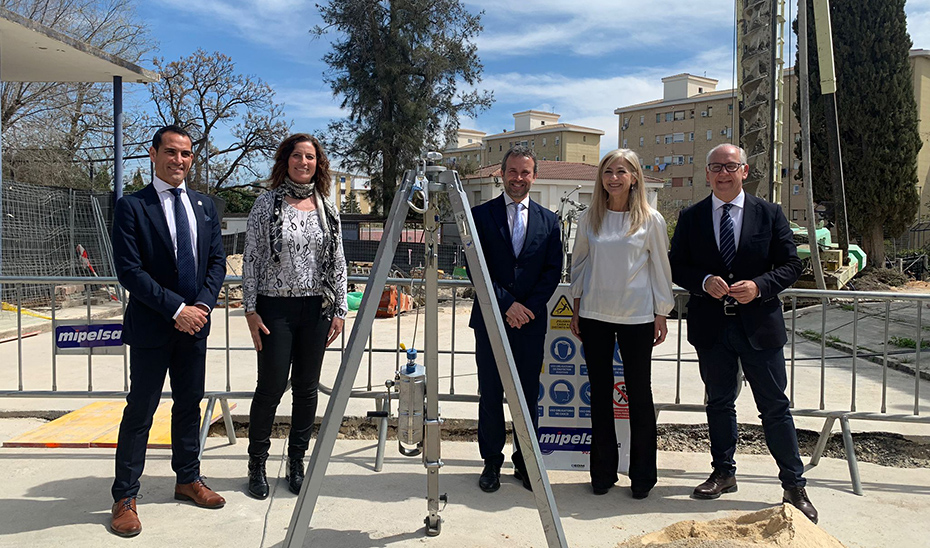 Colocación de la primera piedra del IES El Valle de Jaén.