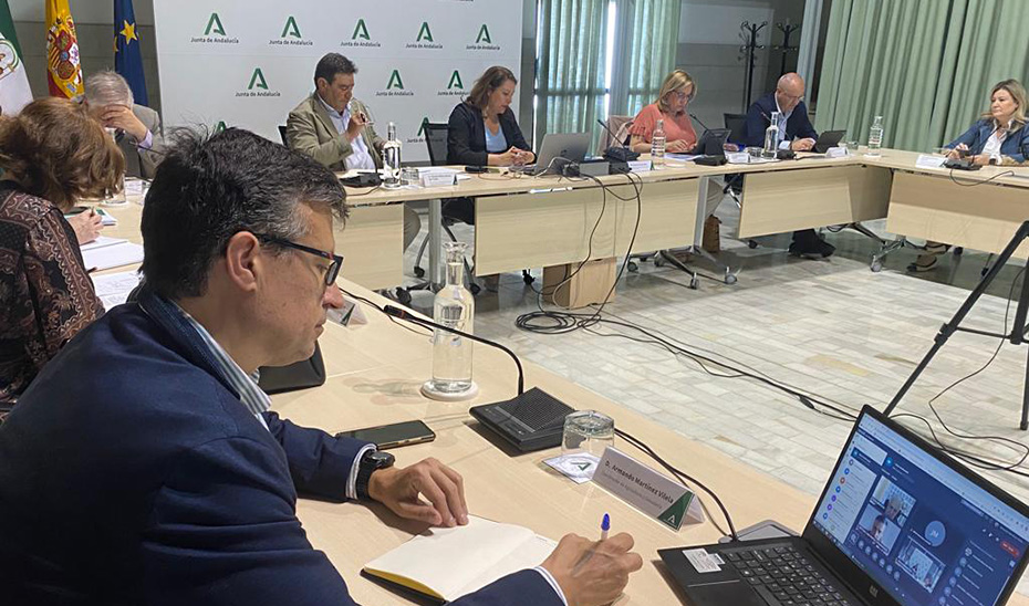 La consejera de Agricultura, Carmen Crespo, presidió la Mesa de Interlocución Agraria.