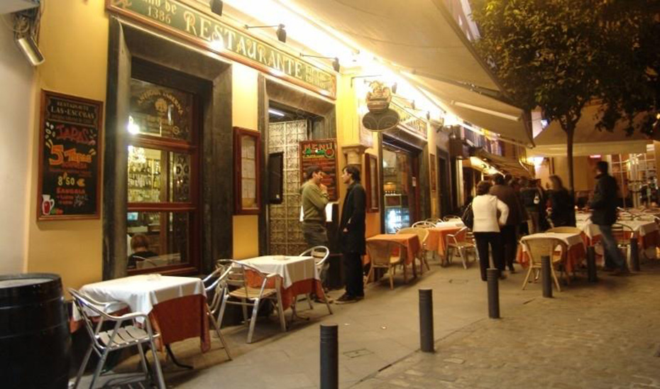 Zona de restaurantes en el centro de Sevilla.