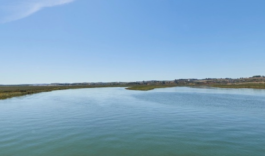 El Río Tinto a su paso por San Juan del Puerto.