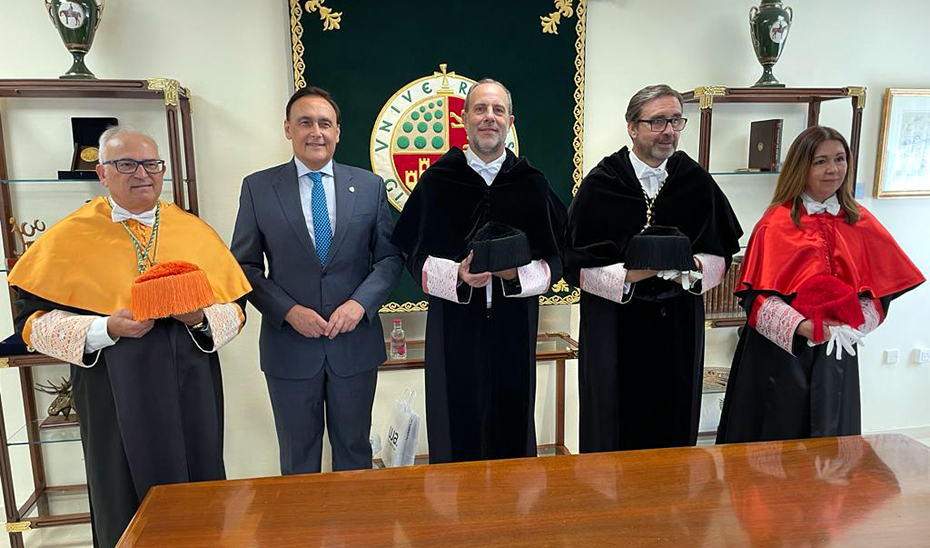 El consejero de Universidad, Investigación e Innovación, José Carlos Gómez Villamandos, durante la toma de posesión del nuevo rector de la Universidad de Jaén, Nicolás Ruiz.