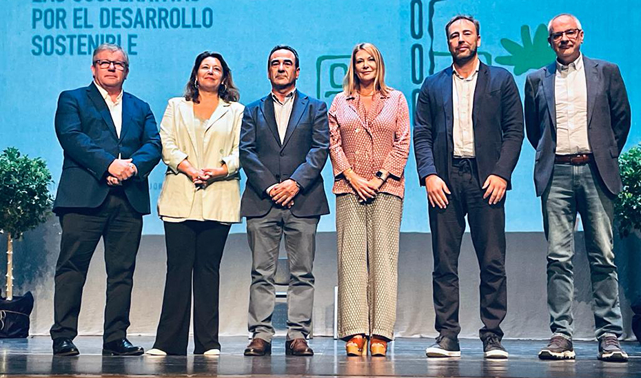 La consejera de Agricultura, en un momento del acto, celebrado en el Auditorio Municipal de La Mojonera.