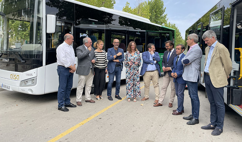 La consejera de Fomento, Rocío Díaz, durante una reunión con el Consorcio de Transporte.