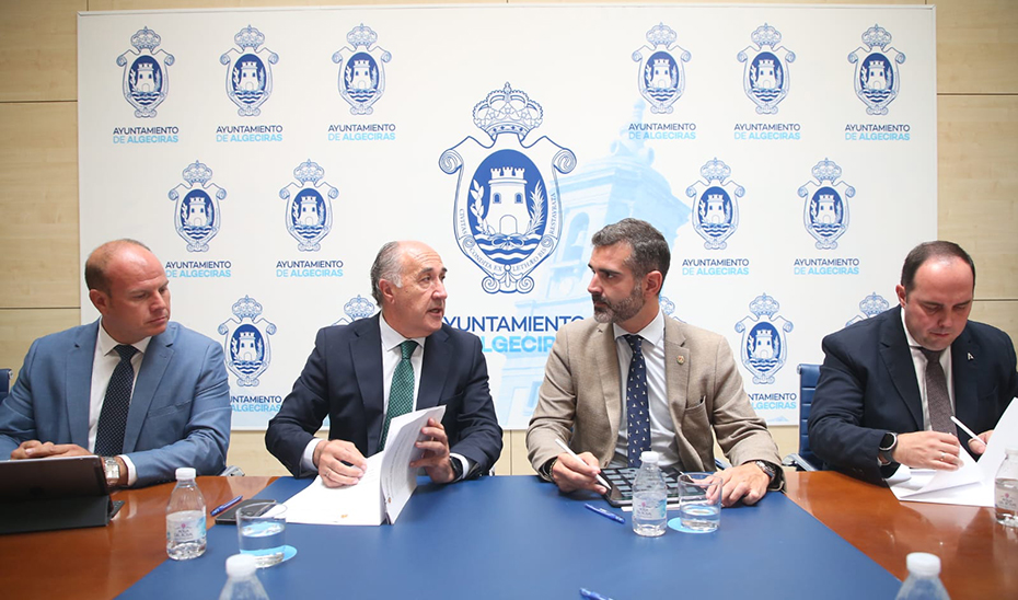 Comparecencia informativa del consejero de Sostenibilidad, Ramón Fernández-Pacheco, y el alcalde de Algeciras, José Ignacio Landaluce.