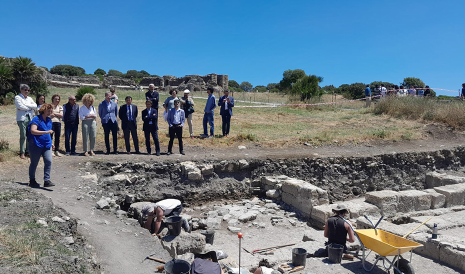 Excavaciones arqueológicas en el Conjunto Arqueológico de Baelo Claudia, en Tarifa (Cádiz).