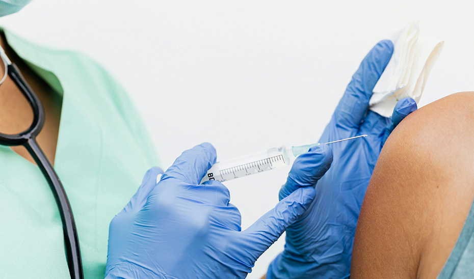 Andalucía vacuna mañana sin cita a todos los chicos adolescentes de 13 a 18 años contra el VPH 