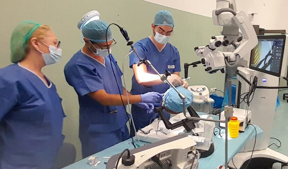 Médicos residentes de Neurocirugía se forman en las instalaciones de Iavante Fundación Progreso y Salud en Granada.