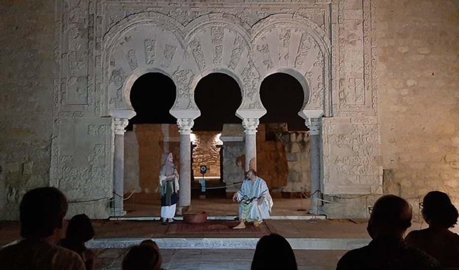 Medina Azahara vuelve a programar en verano un ciclo de visitas teatralizadas durante el horario nocturno 