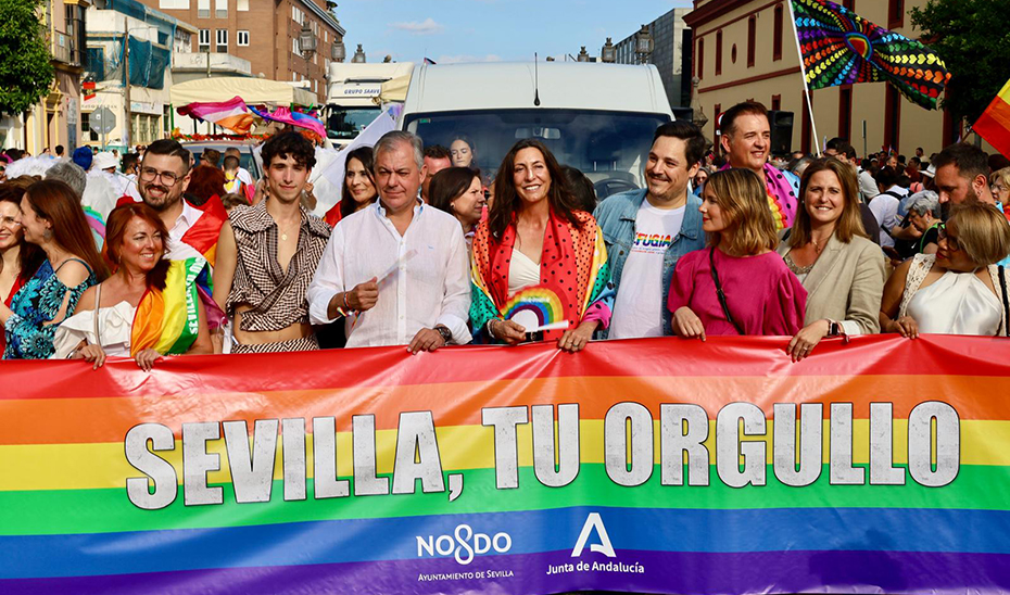 Imagen del artículo Loles López, en la Marcha del Orgullo: Hay que defender los derechos LGTBI los 365 días del año