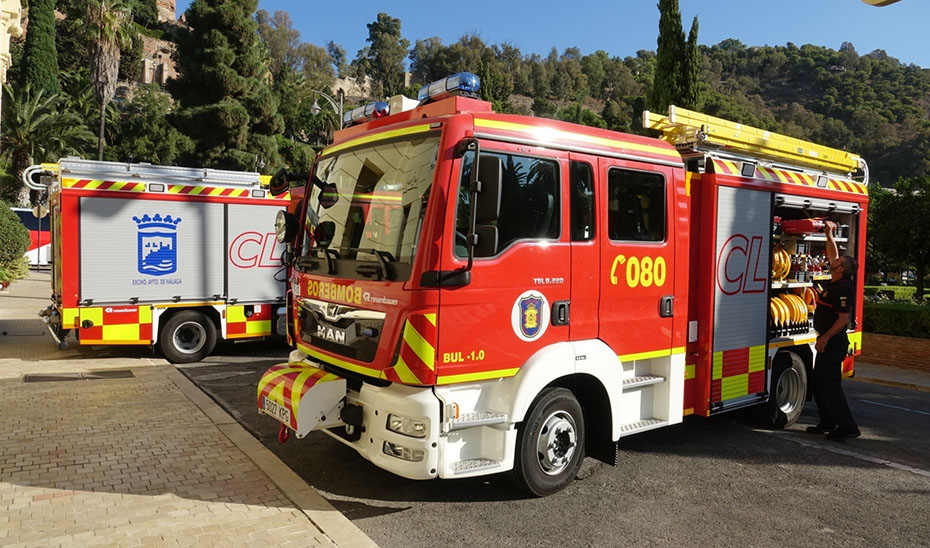 Dos personas resultan intoxicadas por humo en un incendio de vivienda en Málaga