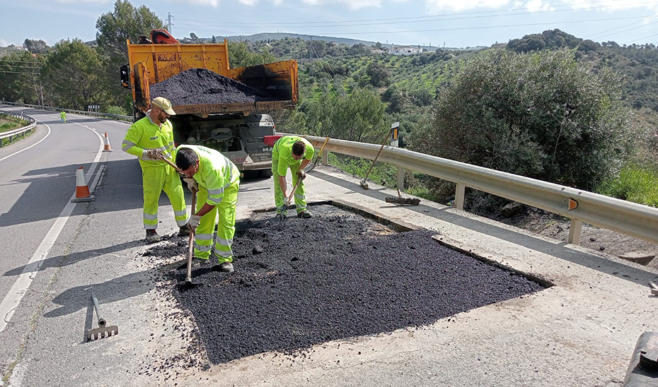 Obras de conservación en las carreteras de Cádiz.