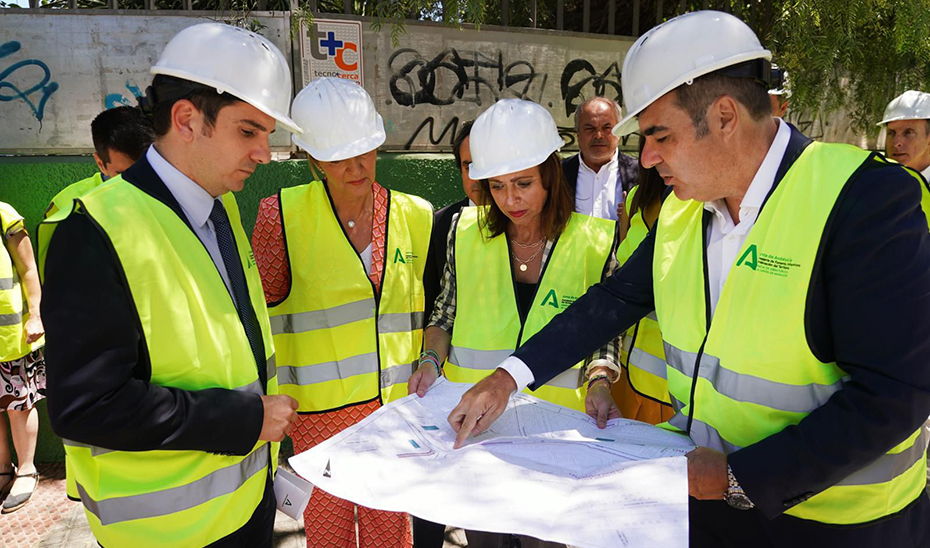 La consejera de Fomento, durante su visita a las obras del Metro de Málaga.