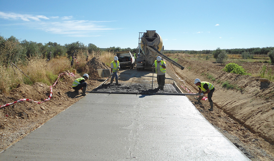 La Junta mejora casi 600 kilómetros de caminos rurales de 139 municipios