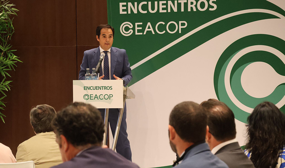 
			      El consejero de Justicia, Administración Local y Función Pública, José Antonio Nieto, durante su intervención en los Encuentros CEACOP.			    
			  