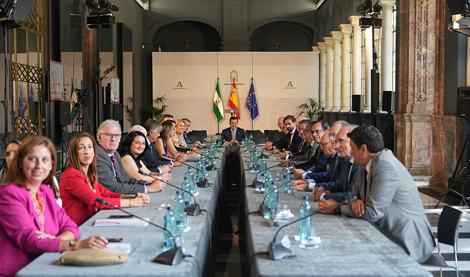 Moreno destaca el papel de las Cámaras de Comercio para seguir consolidando “la Andalucía innovadora y pujante”