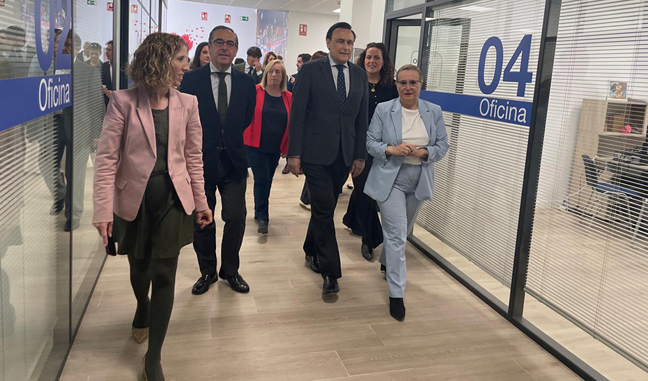 José Carlos Gómez Villamandos ha inaugurado el nuevo CADE de Fuengirola.