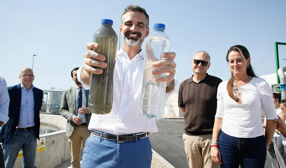Ramón Fernández-Pacheco, durante su recorrido por las instalaciones de la EDAR de Cuevas de Almanzora.