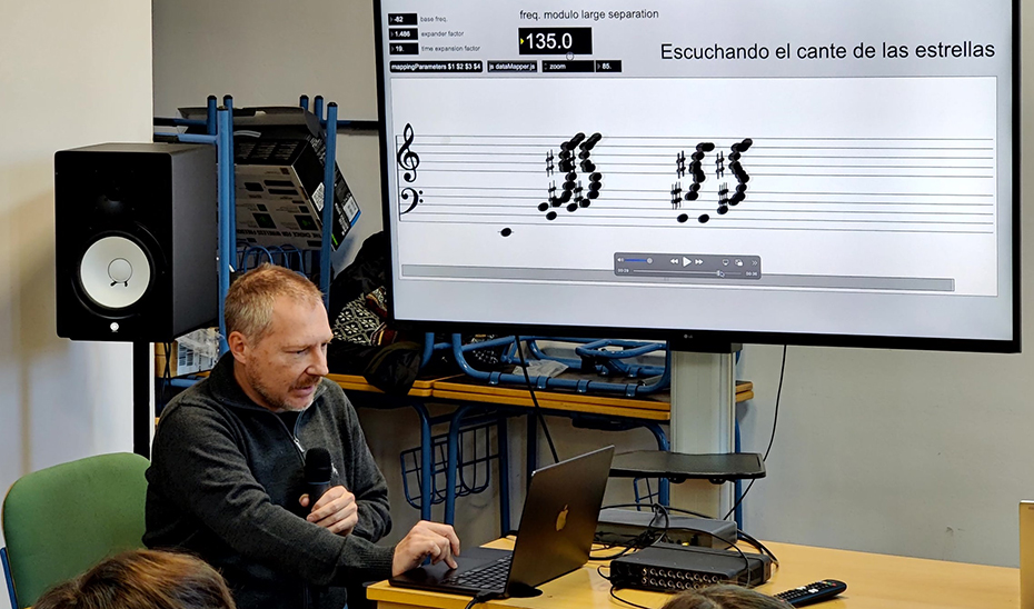 
			      Proceso de transformación de datos a secuencias audibles de este tipo de estrellas, para diseñar representaciones sonoras complejas, con estilos ...
			  