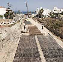 Obras del acceso norte al Puerto de Garrucha en Almería.