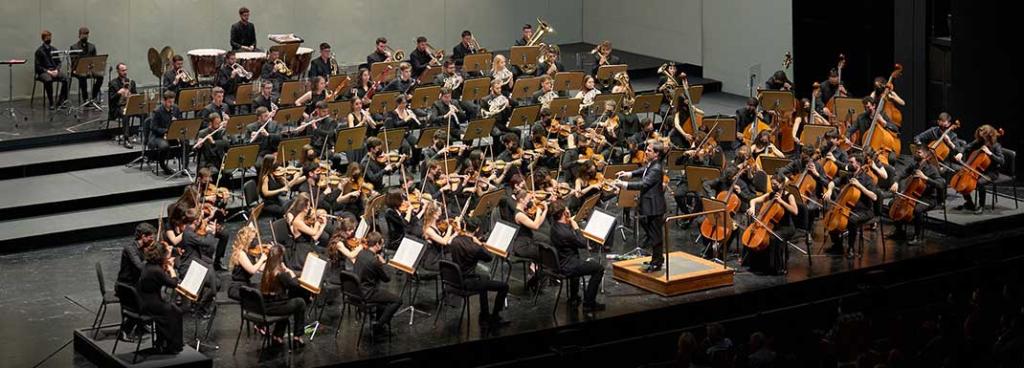 Componentes de la Orquesta Joven de Andalucía durante un concierto